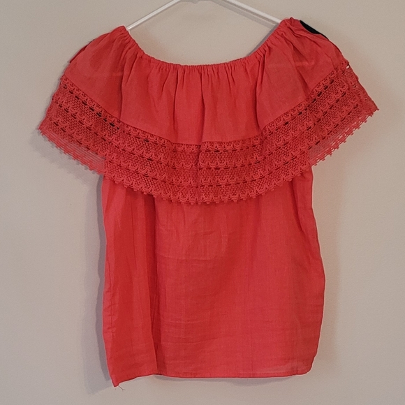 Beautiful Boho Guatemalan Style Embroidered Off-Shoulder Top - Picture 2 of 2